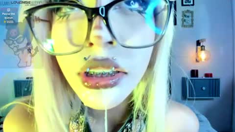 Snapshot of nemesis_castel_ chatting on 07/17/26, 03:07 Nemesis online show from 07/17/26, 03:07