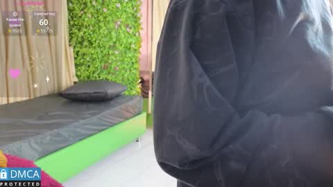 Salome Nena cupcake online show from 02/16/26, 11:06