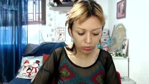 Snapshot of nena_lov chatting on 12/16/24, 10:34 Star  online show from 12/16/24, 10:34