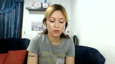 Snapshot of nena_lov chatting on 02/23/25, 10:42 Star  online show from 02/23/25, 10:42