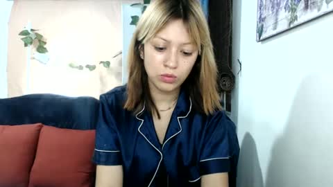Snapshot of nena_lov chatting on 03/11/25, 11:59 Star  online show from 03/11/25, 11:59