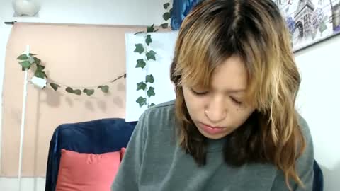 Snapshot of nena_lov chatting on 03/12/25, 04:24 Star  online show from 03/12/25, 04:24