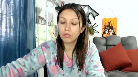 Snapshot of nena_lov chatting on 10/20/25, 09:26 Star  online show from 10/20/25, 09:26