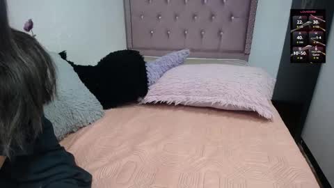 Snapshot of nenaa_stg chatting on 09/22/25, 01:18 Sol Stg online show from 09/22/25, 01:18