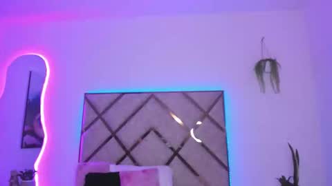 Snapshot of nenaarisk chatting on 03/17/26, 01:47 nenaarisk online show from 03/17/26, 01:47