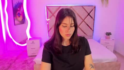 Snapshot of nenaarisk chatting on 04/20/26, 01:36 nenaarisk online show from 04/20/26, 01:36