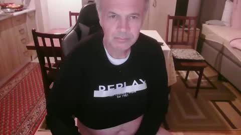 Snapshot of neno89654 chatting on 10/27/25, 06:12 neno89654 online show from 10/27/25, 06:12