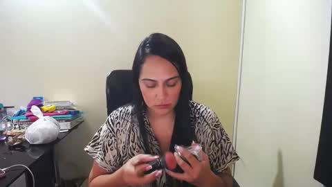 kelly lopez online show from 12/26/24, 01:54