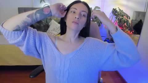 Sarah  online show from 11/30/25, 03:10