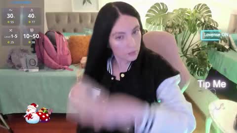 Sarah  online show from 12/19/25, 02:51