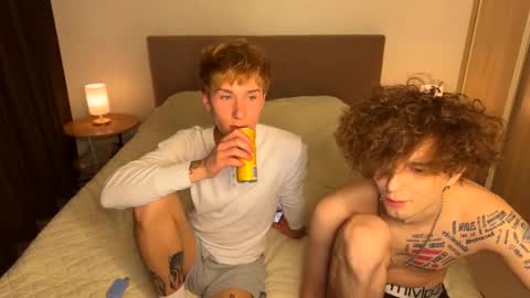 Snapshot of neocbb chatting on 01/10/26, 08:21 LEO and STACY online show from 01/10/26, 08:21