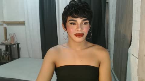 neomi online show from 10/30/25, 07:32