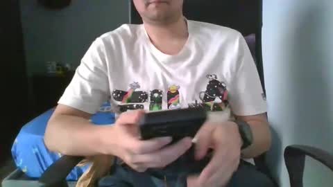 Snapshot of nerdxxx94 chatting on 02/04/26, 07:53 MrBull online show from 02/04/26, 07:53