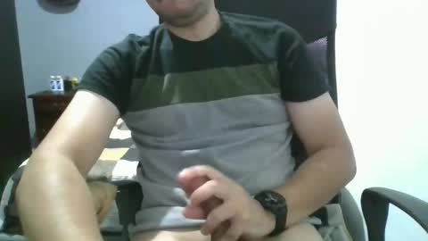 Snapshot of nerdxxx94 chatting on 04/16/26, 04:35 MrBull online show from 04/16/26, 04:35