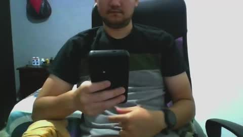Snapshot of nerdxxx94 chatting on 06/16/26, 04:04 MrBull online show from 06/16/26, 04:04