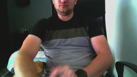 Snapshot of nerdxxx94 chatting on 06/18/26, 04:44 MrBull online show from 06/18/26, 04:44