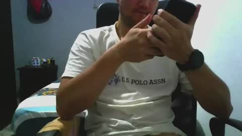 Snapshot of nerdxxx94 chatting on 06/21/26, 04:26 MrBull online show from 06/21/26, 04:26