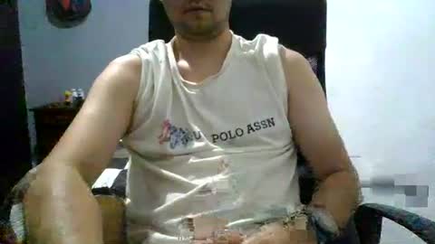 Snapshot of nerdxxx94 chatting on 07/13/26, 04:59 MrBull online show from 07/13/26, 04:59