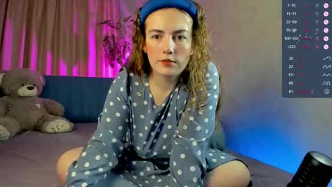 Snapshot of nerdy_goddess chatting on 11/24/25, 08:08 Aida online show from 11/24/25, 08:08