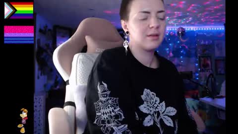 Snapshot of nerdy_squirty chatting on 11/14/25, 05:50 NerdySquirty online show from 11/14/25, 05:50