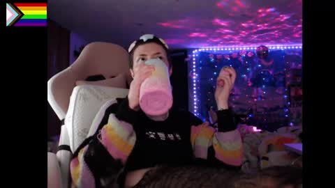 Snapshot of nerdy_squirty chatting on 12/21/25, 06:31 NerdySquirty online show from 12/21/25, 06:31