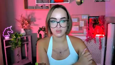 Snapshot of neria_mist chatting on 07/29/26, 01:09 Neria online show from 07/29/26, 01:09