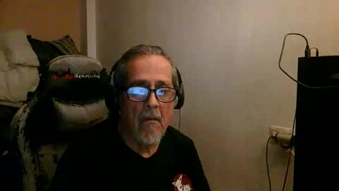 Snapshot of neron401 chatting on 04/18/26, 02:26 neron401 online show from 04/18/26, 02:26