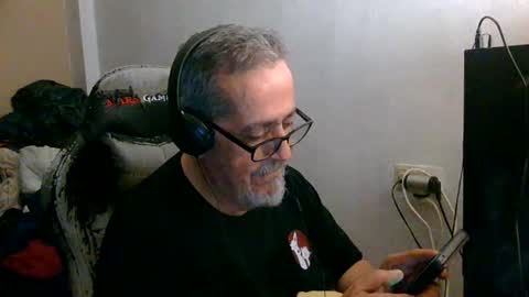 Snapshot of neron401 chatting on 05/09/26, 02:06 neron401 online show from 05/09/26, 02:06