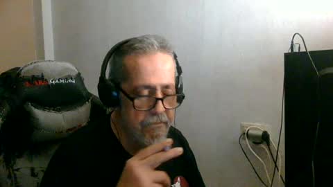 Snapshot of neron401 chatting on 05/10/26, 02:06 neron401 online show from 05/10/26, 02:06