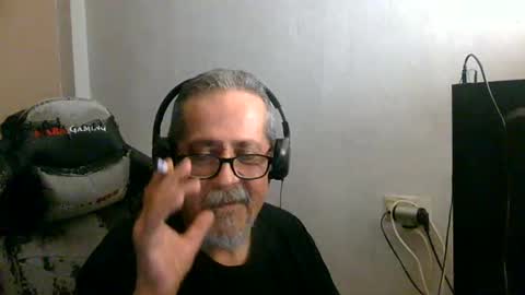 Snapshot of neron401 chatting on 05/11/26, 10:40 neron401 online show from 05/11/26, 10:40
