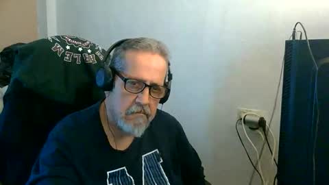 Snapshot of neron401 chatting on 05/16/26, 03:33 neron401 online show from 05/16/26, 03:33