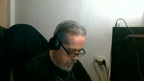 Snapshot of neron401 chatting on 05/20/26, 10:16 neron401 online show from 05/20/26, 10:16