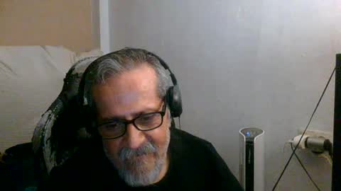 Snapshot of neron401 chatting on 07/25/26, 12:42 neron401 online show from 07/25/26, 12:42