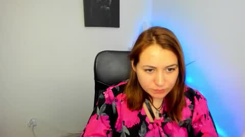 Snapshot of nessa_bunny chatting on 12/16/25, 02:00 Nessa online show from 12/16/25, 02:00