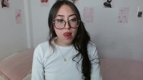 Snapshot of nessaa_ chatting on 07/02/26, 03:23 Nessa online show from 07/02/26, 03:23