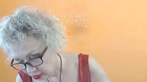 Snapshot of nessyjenixs chatting on 05/28/26, 01:52 NessyJenixs online show from 05/28/26, 01:52
