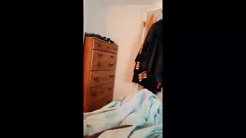 Snapshot of neverseentthatb4 chatting on 10/18/25, 01:45 Matt online show from 10/18/25, 01:45