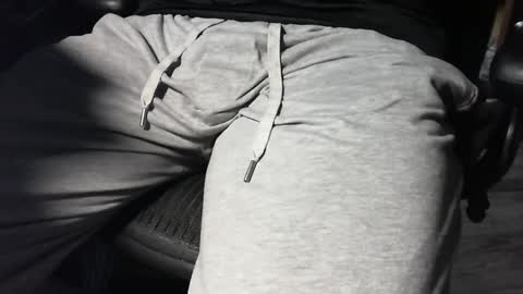 nevrsaynevr2000 online show from 09/19/25, 08:31