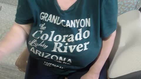 Lilly  online show from 09/19/25, 04:14