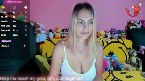Snapshot of new_sexyiass chatting on 09/27/25, 01:32 silvia online show from 09/27/25, 01:32