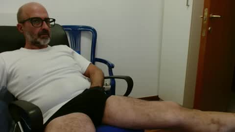 simi online show from 10/15/25, 06:08