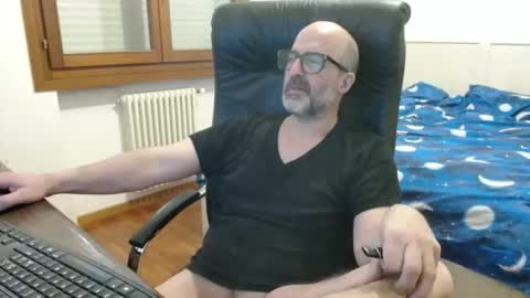 Snapshot of new_simi_74 chatting on 03/22/26, 05:44 simi online show from 03/22/26, 05:44