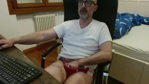 Snapshot of new_simi_74 chatting on 03/23/26, 07:29 simi online show from 03/23/26, 07:29