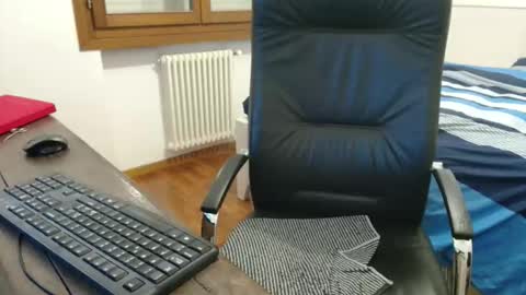 Snapshot of new_simi_74 chatting on 04/01/26, 07:22 simi online show from 04/01/26, 07:22