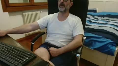 Snapshot of new_simi_74 chatting on 04/04/26, 06:27 simi online show from 04/04/26, 06:27