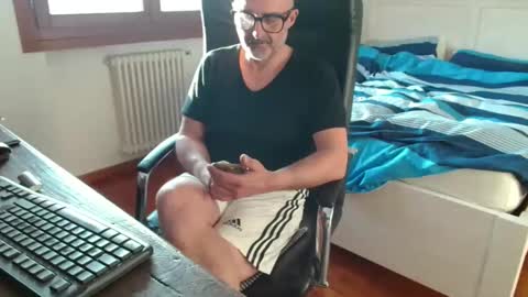 Snapshot of new_simi_74 chatting on 04/06/26, 04:52 simi online show from 04/06/26, 04:52