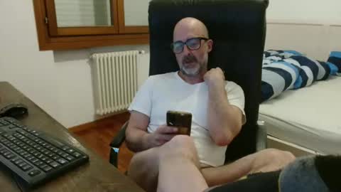 Snapshot of new_simi_74 chatting on 04/12/26, 04:06 simi online show from 04/12/26, 04:06