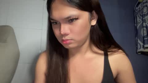 Snapshot of newbitch_intown69 chatting on 12/18/24, 06:43 Jane online show from 12/18/24, 06:43