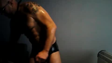 newcamboy1 online show from 01/18/26, 03:43