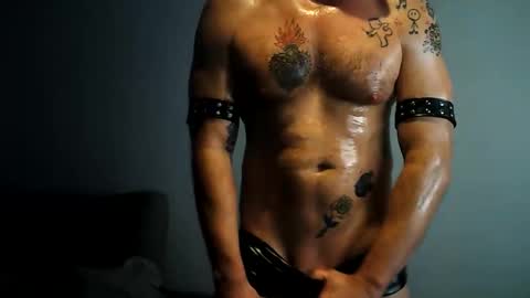 Snapshot of newcamboy1 chatting on 04/02/26, 01:03 newcamboy1 online show from 04/02/26, 01:03